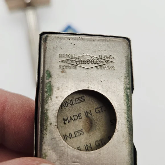 VINTAGE | Gillette Tech Razor original box & razor case - Picture 6 of 6